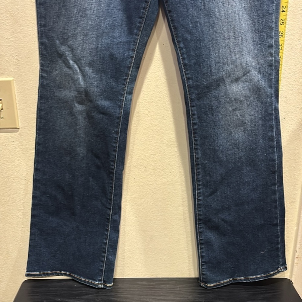 Levi's Women's Blue Jeans - Picture 2 of 6